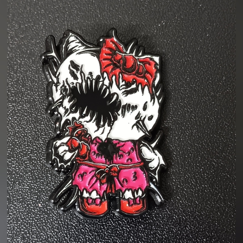 Brooch - Zombie Kitty (NEW)